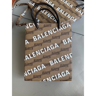 🦋สินค้าพร้อมส่ง🦋  New🤍Balenciaga  อุปกรณ์ ถุงผ้า การ์ด ถุงกระดาษ สวย เรียบ หรู ราคาดีมากก