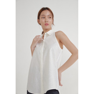 เสื้อเชิ้ตแขนเว้า รุ่น CLASSIC SLEEVELESS SHIRT