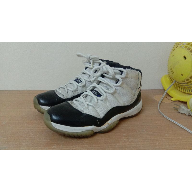 รองเท้า Nike air jordan 11 มือสอง[ไซส์ 42.5/ความยาว 27cm]
