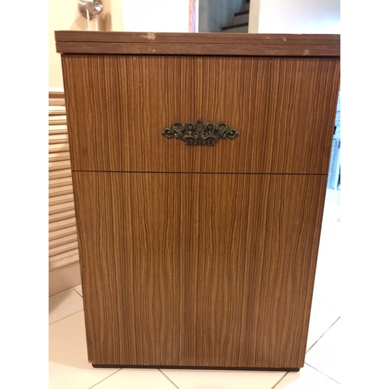 จักรเย็บผ้าพร้อมตู้และอุปกรณ์ ยี่ห้อ Brother รุ่น HA2-B149 มือสองญี่ปุ่น (สภาพ 85%) คัดพิเศษ อุปกรณ์