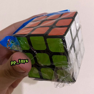 ลูกบาศก์ รูบิค Rubiks Cube รูบิก ของเล่นลับสมอง เล่นได้ทั้งเด็กและผู้ใหญ่