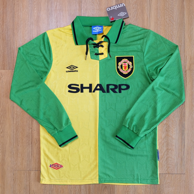 เสื้อบอลย้อนยุค แมนยู แขนยาว ฤดูกาล 1992/94 เกรด AAA Manchester United Retro 1992/94 AAA Man U