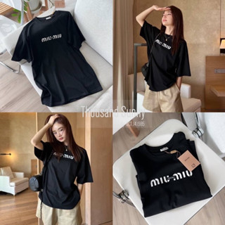 เสื้อยืดคอกลม MIU MIU แขนสั้น เนื้อคอตตอน( cotton 100%) รุ่นนี้เนื้อผ้าดีมากๆค่ะ นิ่มลื่นสุดๆ ใส่สบาย