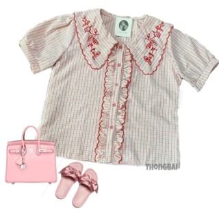 Pina Store  เสื้อเชิ้ตคอปกแขนสั้นแต่งปักลาย กระดุมหน้า