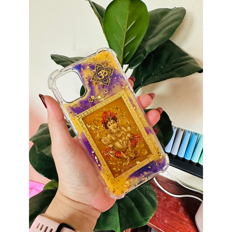 เคสมือถือ case iphone พระพิฆเนศ + งั่ว (ทรง4ทิศ) ปรางร่ำรวย ล่ำซ้ำ บรรดาลสุขท่านที่ต้องการ ความสำเร็จ โอม ร่ำรวย