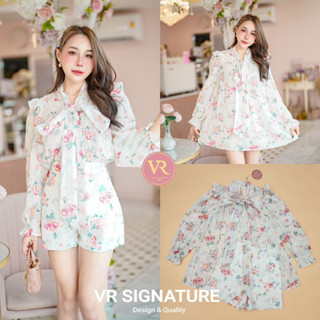 เดรสสั้นแต่งผูกโบว์ช่วงคอเสื้อ แขนยาวสม็อคบานปลายแขน  ทรง oversize​