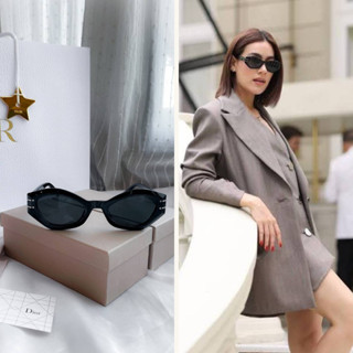 แว่นกันแดด ทรง cat eye ปั้มโลโก้แบรนด์ที่เลนส์และขาแว่น อปก.ครบ