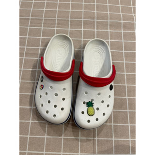 รองเท้าลำลองcrocs มือ2