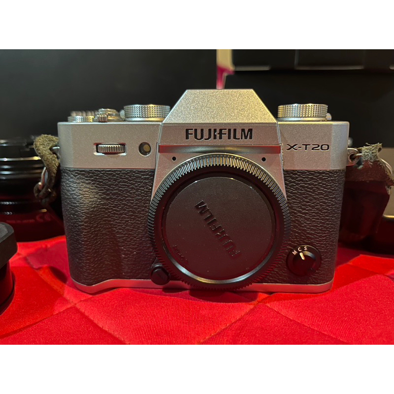 มือสอง กล้องถ่ายรูป Fuji XT20 มี2เลนส์2ตัว แบต2ก้อน บอดี้ครบกล่อง สภาพนางฟ้า