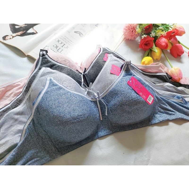 เสื้อในเนื้อผ้าบราไร้ขอบไร้โครง🎈ราคาตัวละ 59 บาทมี 34 36 38 40 42