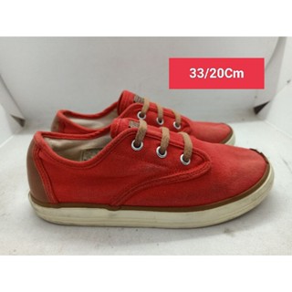 Converse Size 33 ยาว 20 Cm  รองเท้ามือสอง เด็กเล็ก เด็กโต ผู้หญิงเท้าเล็ก  ผ้าใบ สวม แฟชั่น ลำลอง เที่ยว