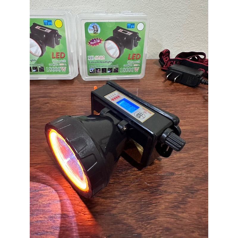 ไฟฉายคาดหัว ตราช้าง RH 5202 หน้ากว้าง 6 cm (2.5นิ้ว) 1800w มีจอบอกชั่วโมงการทำงานแบตลิเธียมน้ำหนักเบาปรับหรี่แสงได้ลุยฝน