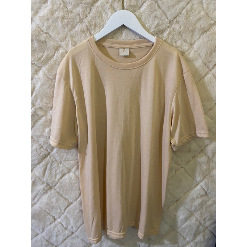 closet 💯เสื้อยืดเบสิคของclosetสวยมากของใหม่พร้องส่งXLค่ะ