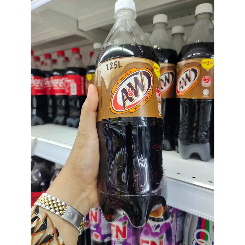 A&W และ Sarsi  เป็นน้ำ Root Beer Sarsaparilla (1.25L/1L) น้ำอัดลม