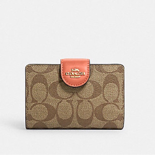 MEDIUM CORNER ZIP WALLET IN SIGNATURE CANVAS (COACH C0082) IM/KHAKI/LIGHT CORAL