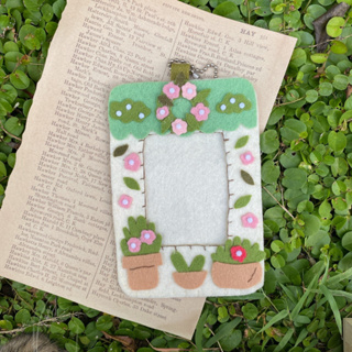 framecard เฟรมการ์ด กรอบรูป เฟรมการ์ดผ้าสักหลาด handmade (ลายทุ่งดอกไม้)