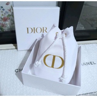 แท้💯%กระเป๋าเครื่องสําอางค์ Dior ทรงจีบ หูรูด พร้อมกล่องของขวัญ Dior (ได้กล่องตามรูปเรยค่ะ)