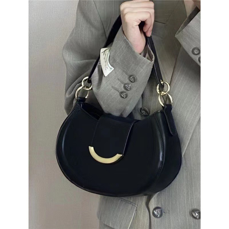 พร้อมส่ง กระเป๋าสะพายข้าง แฟชั่นกาหลี กระเป๋าสะพายไหล่ หนัง PU