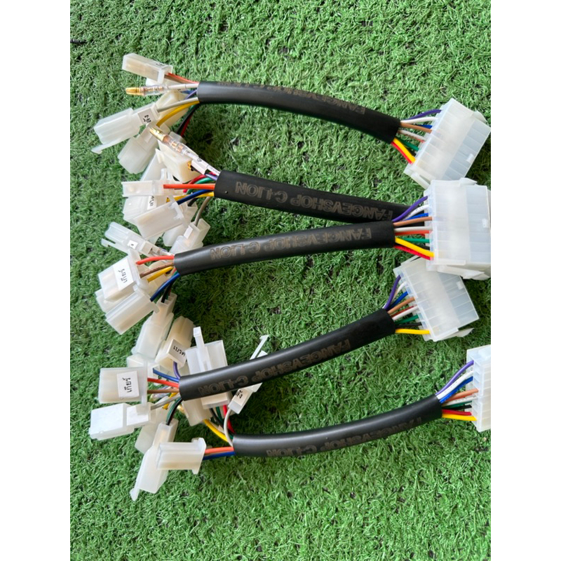 ปลั๊กตรงรุ่นกล่องEM50 EM100 EM150(ไม่รวมปลั๊กแปลงฮอ)