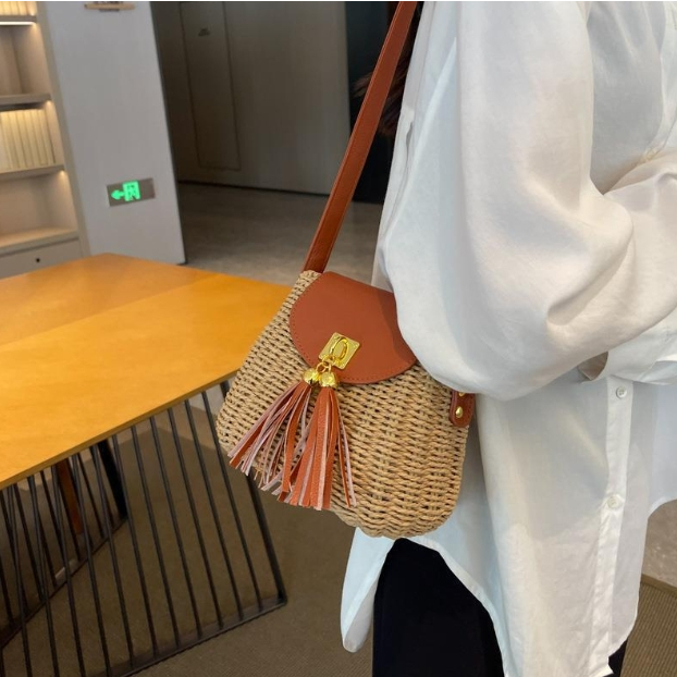 💗ivy กระเป๋าสาน Tassel bag ตกแต่งพู่ ( A98 )