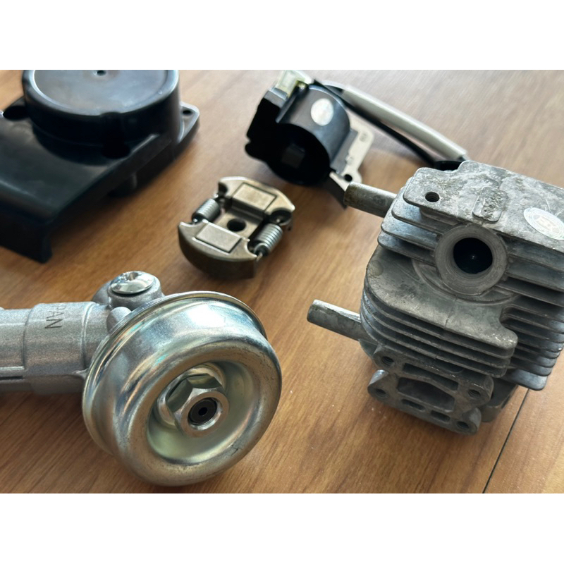 EM2500 อะไหล่เครื่องตัดหญ้ามากีต้า 2 จังหวะตัวเล็ก - รูปที่ 2