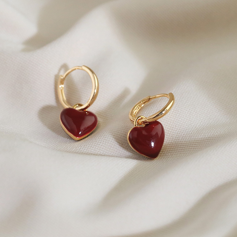 326-goodgift_station-Hoop red love earrings  ต่างหูแบบเจาะ ห่วงกลมแบบล็อค ห้อยหัวใจสีแดง ตัวเรือนเป็
