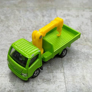 Tomica โมเดลรถเหล็ก แนวก่อสร้าง รถบรรทุก  Hino Dutro Truck Crane  No.37 2011