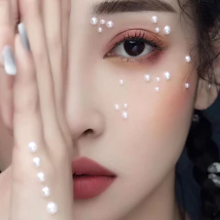 มุกติดหน้า⭐️สุดฮิต มีกาวในตัวติดออกงานสวยๆแบบสับๆ เเพคเกจสวยหรูตามภาพจ้า⭐️