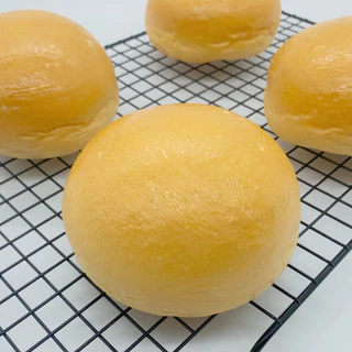 ปังขนมกลม (Bun) ขนาด 10 ซม. 18 ลูก สามารถนำไปปิ้งได้ทั้งเตาถ่านและเตาไฟฟ้า หรือนึ่ง ก็นุ่มหนึบ