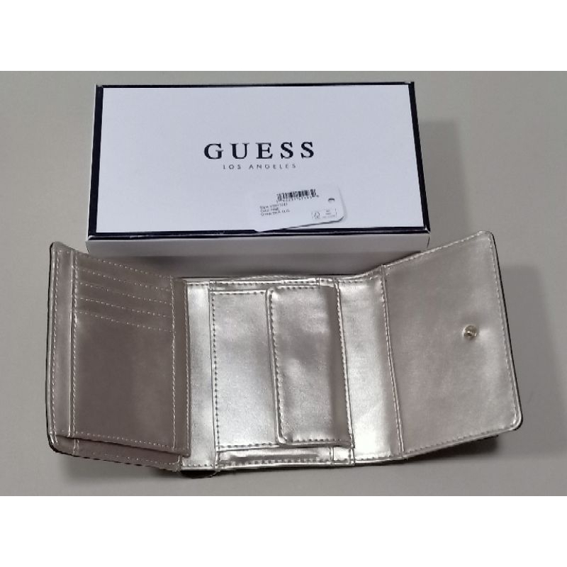 กระเป๋าสตางค์แบบพับ Guess