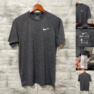 เสื้อ ว่ายน้ำ Nike SWIM Big logo Dri-fit สีเทา ของแท้ สวยมาก