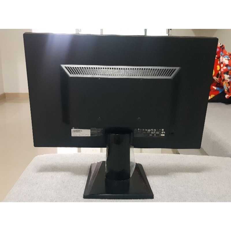 จอคอม HP หน้าจอ 18 นิ้ว