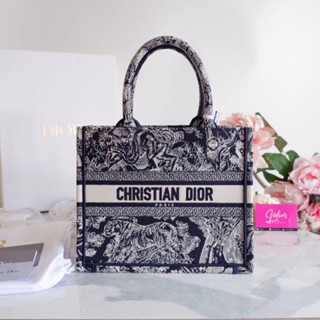 [ทักแชทก่อนสั่งซื้อ] Dior book tote size 26.5 ถ่ายจากสินค้าจริง อุปกรณ์ครบ fullset