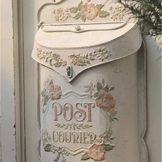 ตู้จดหมายสไตล์ English Vintage 🏡✨ เพิ่มเสน่ห์ให้หน้าบ้านด้วยตู้จดหมายดีไซน์วินเทจสไตล์อังกฤษ เหมาะทั้งบ้านสวน