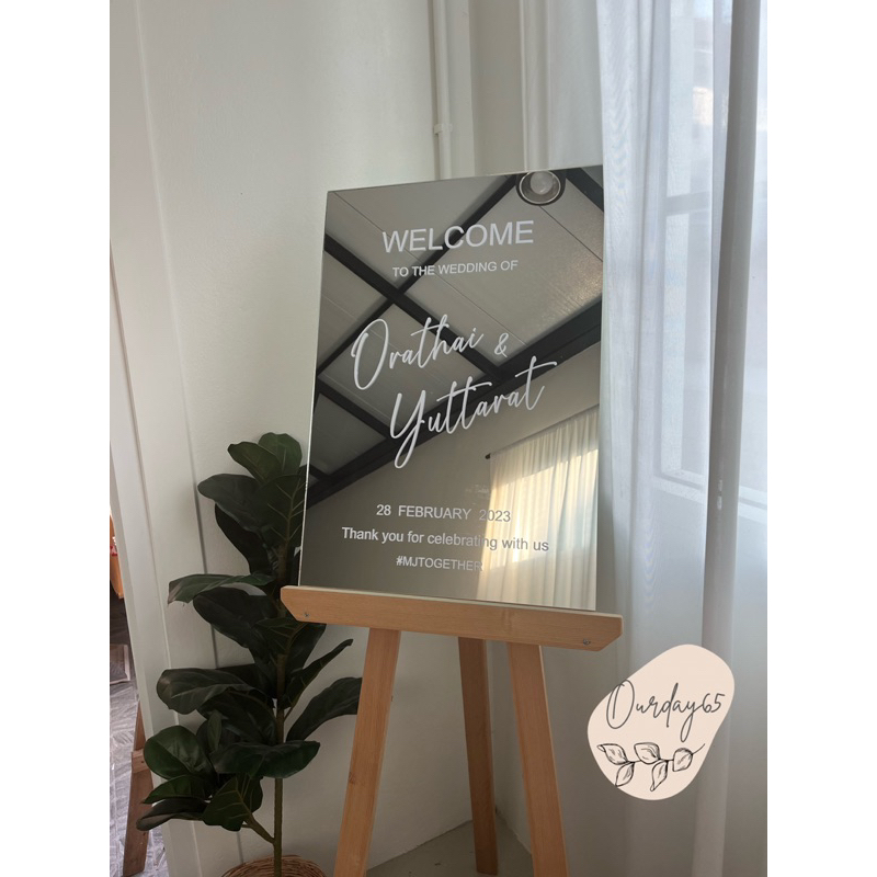 ป้ายกระจกหน้างานแต่ง ป้ายwelcomeกระจก ป้ายwelcome ป้ายกระจกเหลี่ยม ป้ายหน้างานแต่ง ป้ายต้อนรับหน้างา