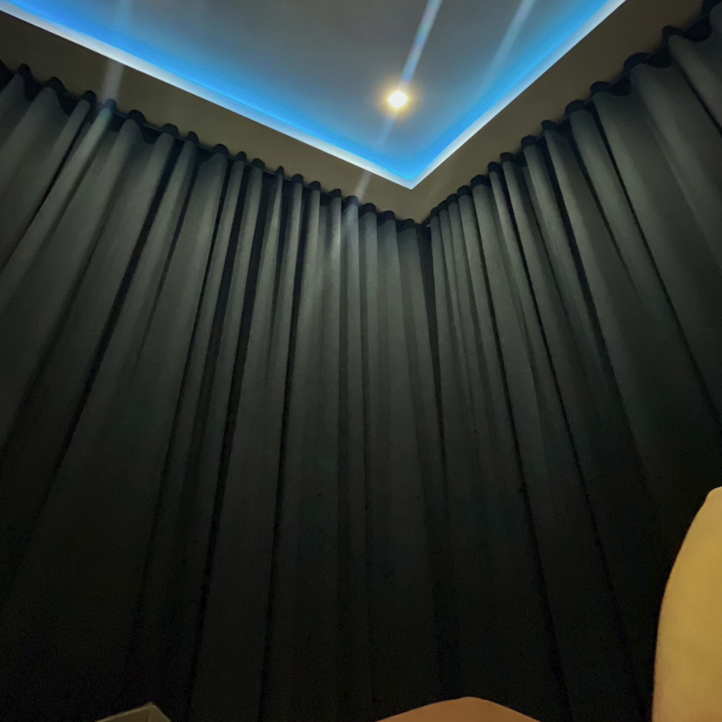 P-Plus Curtain ม่านตาไก่ผ้าสีดำ กันแสง 95% ม่านหน้าต่าง ม่านประตู (ราคา 1 ผืน)