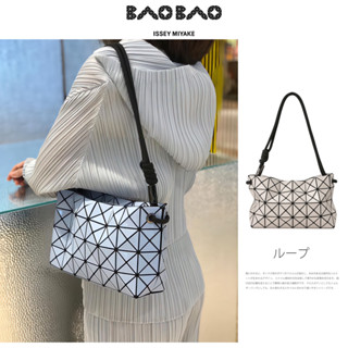 New ของแท้ 💯 Japan BaoBao issey miyake  CARTON BAG/กระเป๋าสะพายข้าง