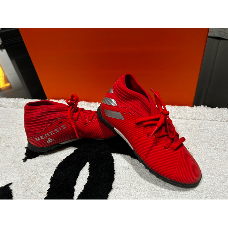Adidas รุ่น Nemesis ร้อยปุ่ม สีแดง