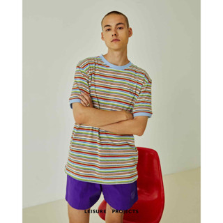 (LEISURE PROJECTS)  "MULTI STRIPES" REGULAR FIT T-SHIRT เสื้อยืดเเขนสั้นทรง REGULAR