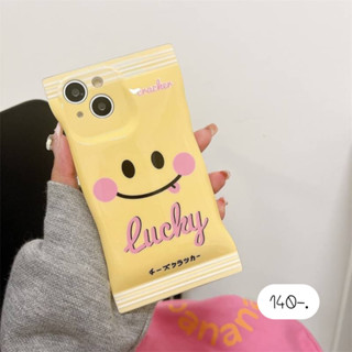 เคสลายการ์ตูน เคสมือถือ กันเลนส์กล้อง 🧇 ซองขนมลายยิ้มสีเหลือง