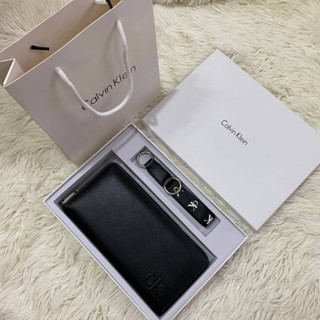 Calvin Klein zip around wallet with keyring in box set