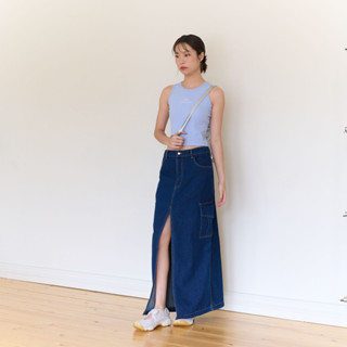 กระโปรงยีนส์ยาวผ่าหน้า Roco Skirt -dark blue