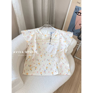 Aviva studio 💛🩷เสื้อทรงคุณหนูสีครีมอ่อนลายดอกละมุนสีเหลือง