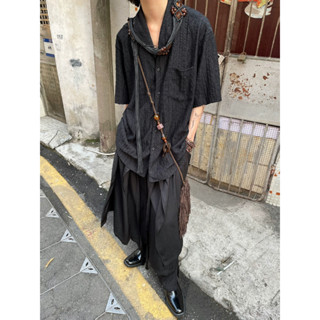 BAOLONGXIN เสื้อเชิ้ตผู้ชาย Retro Niche Yohji Yamamoto สไตล์จับจีบไม่รีดผ้า jacquard คอคิวบาแขนสั้น
