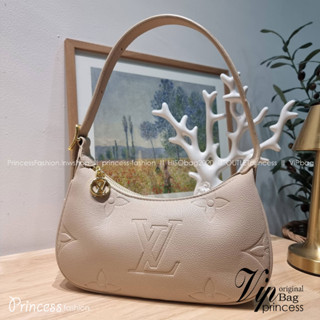 L-V Mini Moon Monogram Empreinte Leather  ใหม่ล่าสุด สวยสับ สวยตัวแม่ ไอเท็มเก๋ๆ ใบเดียวก็เลิศ กับกระเป๋าสะพายทรงพอช