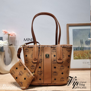 M.C.M MINI REVERSIBLE LIZ SHOPPER IN VISETOS พร้อมเสิร์ฟความสวยให้ถึงบ้าน กับกระเป๋าทรงโท้ทไซส์ mini ขนาดน่ารักน่าใช้มาก