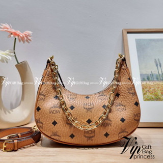 M(M AREN CRESCENT HOBO IN VISETOS ใหม่ล่าสุด สวยได้ไม่ต้องรอ กับคอลใหม่ลุคลูกคุณ รูปทรง half moon ยอดฮิต