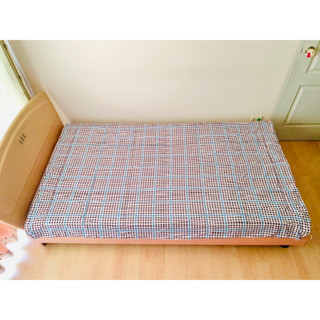ผ้าห่ม ขนาด 4-4.5ฟุต สีเทาดำลายตารางสีฟ้า ยี่ห้อ Tarrington House (ใหม่) (Made in China) มือสองสภาพดี