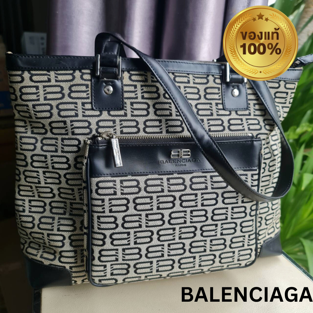 กระเป๋าผ้า Balenciaga มือสองของแท้ทรงสะพายบ่าคล้องแขนน้ำหนักเบา สะอาดอะไหล่สวยทุกจุดสภาพเดิม