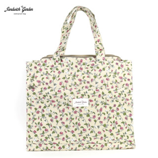 กระเป๋าถือทรง A4 แนวนอน ใบใหญ่ มีช่องซิปตรงกลาง และช่องซิปหน…